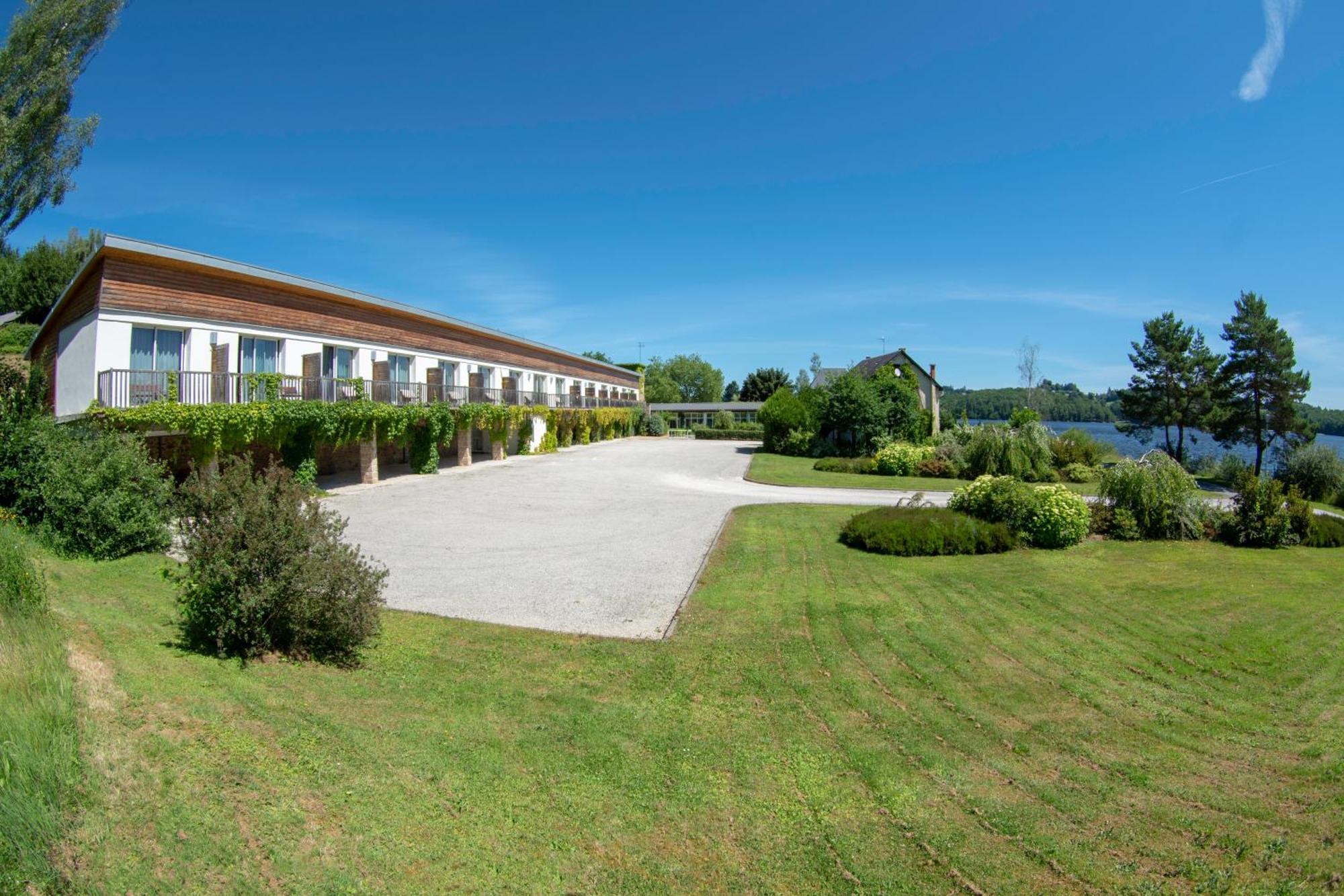 Logis Hotel Du Lac Neuvic  Exterior foto